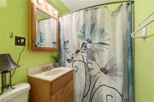 1734 Tonawanda Ave, Akron, OH 44305 - Photo 15