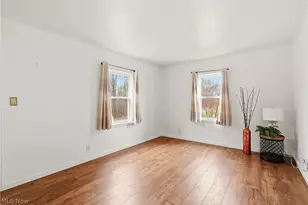 1734 Tonawanda Ave, Akron, OH 44305 - Photo 11