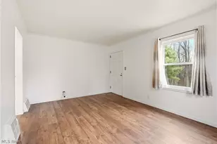 1734 Tonawanda Ave, Akron, OH 44305 - Photo 13