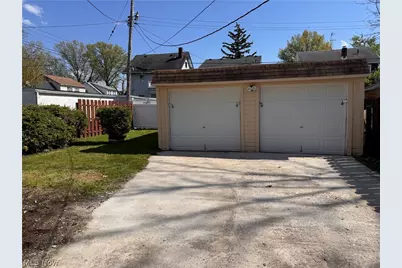 13820 S Parkway Drive, Garfield Heights, OH 44105 - Photo 7