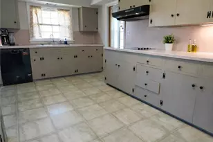 1627 Bayberry Ln, Coshocton, OH 43812 - Photo 11