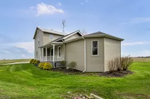 15593 Franchester Rd, Burbank, OH 44214 - Photo 3