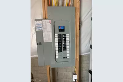 2608 Bishop Oval, Barberton, OH 44203 - Photo 27