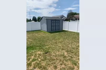 2608 Bishop Oval, Barberton, OH 44203 - Photo 5