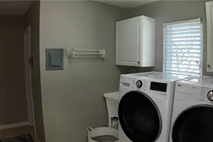 8407 Barton Dr, Strongsville, OH 44149 - Photo 21