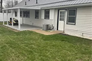 565 Irving Park Blvd, Sheffield Lake, OH 44054 - Photo 3