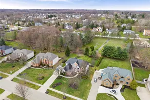 8460 Windsor Way, Grandview Heights, OH 44147 - Photo 47