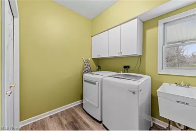 8460 Windsor Way, Grandview Heights, OH 44147 - Photo 17