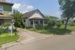 319 E 5th St, Uhrichsville, OH 44683 - Photo 3