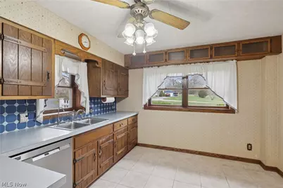 402 Yager Road, New Franklin, OH 44216 - Photo 11