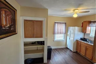 22031 Miller Ave, Euclid, OH 44119 - Photo 3