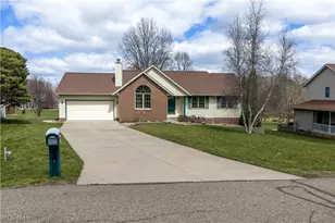 1389 N Milburn Square NE, Bolivar, OH 44612 - Photo 3