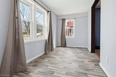 102 E Brookside Avenue, Akron, OH 44301 - Photo 5