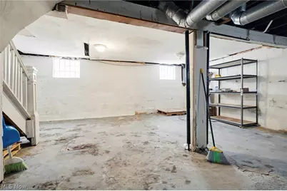 102 E Brookside Avenue, Akron, OH 44301 - Photo 29