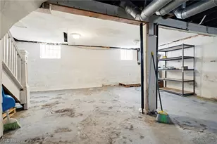 102 E Brookside Ave, Akron, OH 44301 - Photo 29