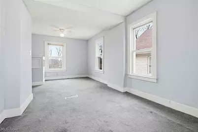 102 E Brookside Avenue, Akron, OH 44301 - Photo 17