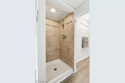 102 E Brookside Avenue, Akron, OH 44301 - Photo 21