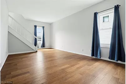 102 E Brookside Avenue, Akron, OH 44301 - Photo 9