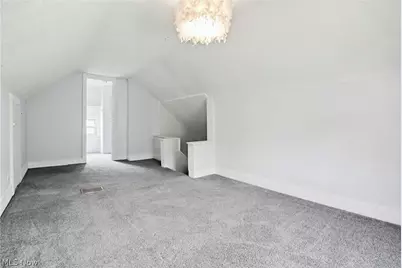 102 E Brookside Avenue, Akron, OH 44301 - Photo 25