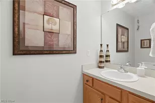 9433 Scottsdale Dr, Grandview Heights, OH 44147 - Photo 17