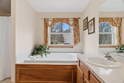 9433 Scottsdale Drive, Grandview Heights, OH 44147 - Photo 23