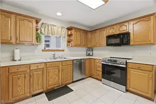 9433 Scottsdale Dr, Grandview Heights, OH 44147 - Photo 15