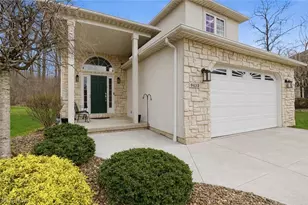 9433 Scottsdale Dr, Grandview Heights, OH 44147 - Photo 3