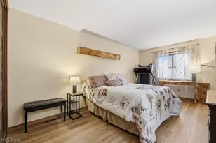 22144 Meadowsouth Ct, Strongsville, OH 44149 - Photo 21