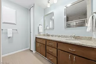 22144 Meadowsouth Ct, Strongsville, OH 44149 - Photo 29