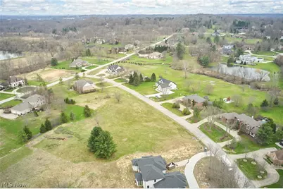 645 Trellis Green Drive, Akron, OH 44333 - Photo 5