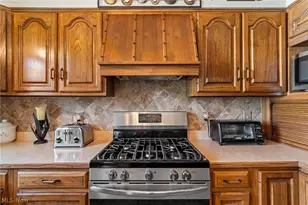 551 E Regency Cir, Canfield, OH 44406 - Photo 13