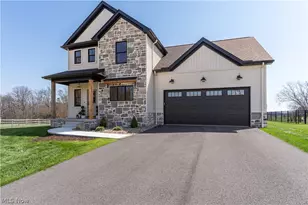 782 Radcliffe Pass, Columbiana, OH 44408 - Photo 3