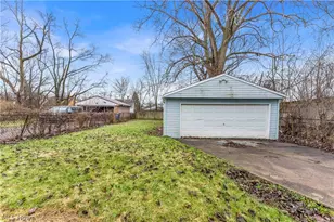 16606 Lipton Ave, Loveland, OH 44128 - Photo 19