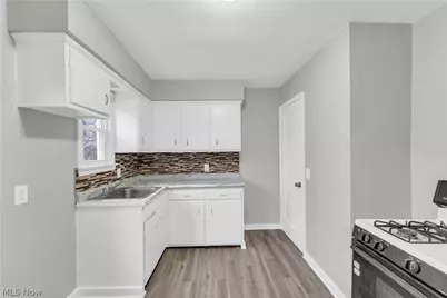 16606 Lipton Avenue, Loveland, OH 44128 - Photo 7