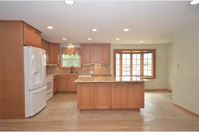 987 Howard Drive, Tallmadge, OH 44278 - Photo 3