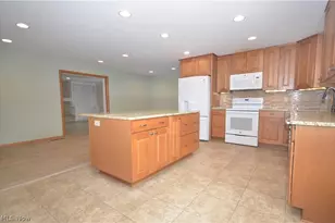 987 Howard Dr, Tallmadge, OH 44278 - Photo 5