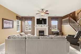 214 Gatwick Grove Cir, Wadsworth, OH 44281 - Photo 11