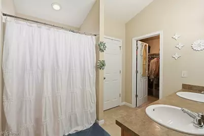 214 Gatwick Grove Circle, Wadsworth, OH 44281 - Photo 35