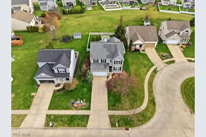 214 Gatwick Grove Circle, Wadsworth, OH 44281 - Photo 3