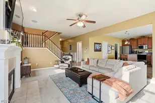 214 Gatwick Grove Cir, Wadsworth, OH 44281 - Photo 13
