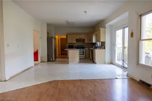 7571 Pleasant Run Dr, Green Hills, OH 44131 - Photo 15