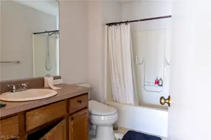 7571 Pleasant Run Dr, Green Hills, OH 44131 - Photo 27