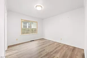 1073 Parkside Dr, Alliance, OH 44601 - Photo 11