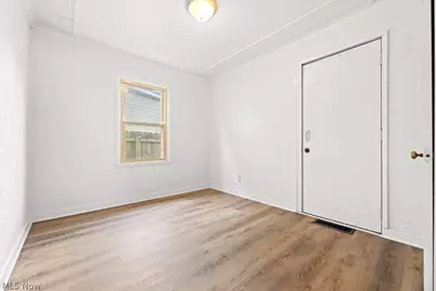 1073 Parkside Drive, Alliance, OH 44601 - Photo 13