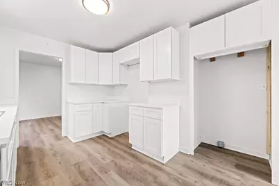 1073 Parkside Drive, Alliance, OH 44601 - Photo 3