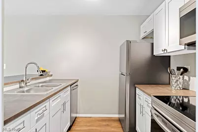 10528 Clifton Boulevard #105, Loveland, OH 44102 - Photo 7