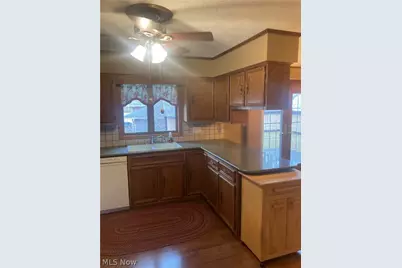 1436 Forrest Drive, Barberton, OH 44203 - Photo 5