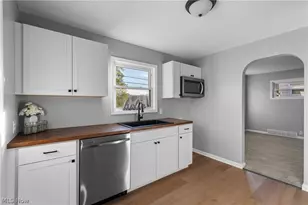 955 Iona Ave, Akron, OH 44314 - Photo 7