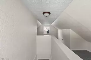 955 Iona Ave, Akron, OH 44314 - Photo 15