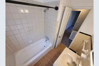 255 E 250th Street, Euclid, OH 44132 - Photo 15